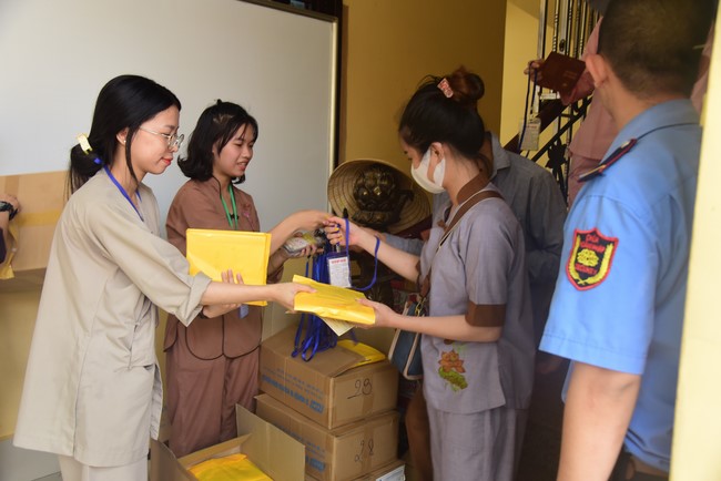 The 1st Three-Jewel Refuge Ceremony in 2021